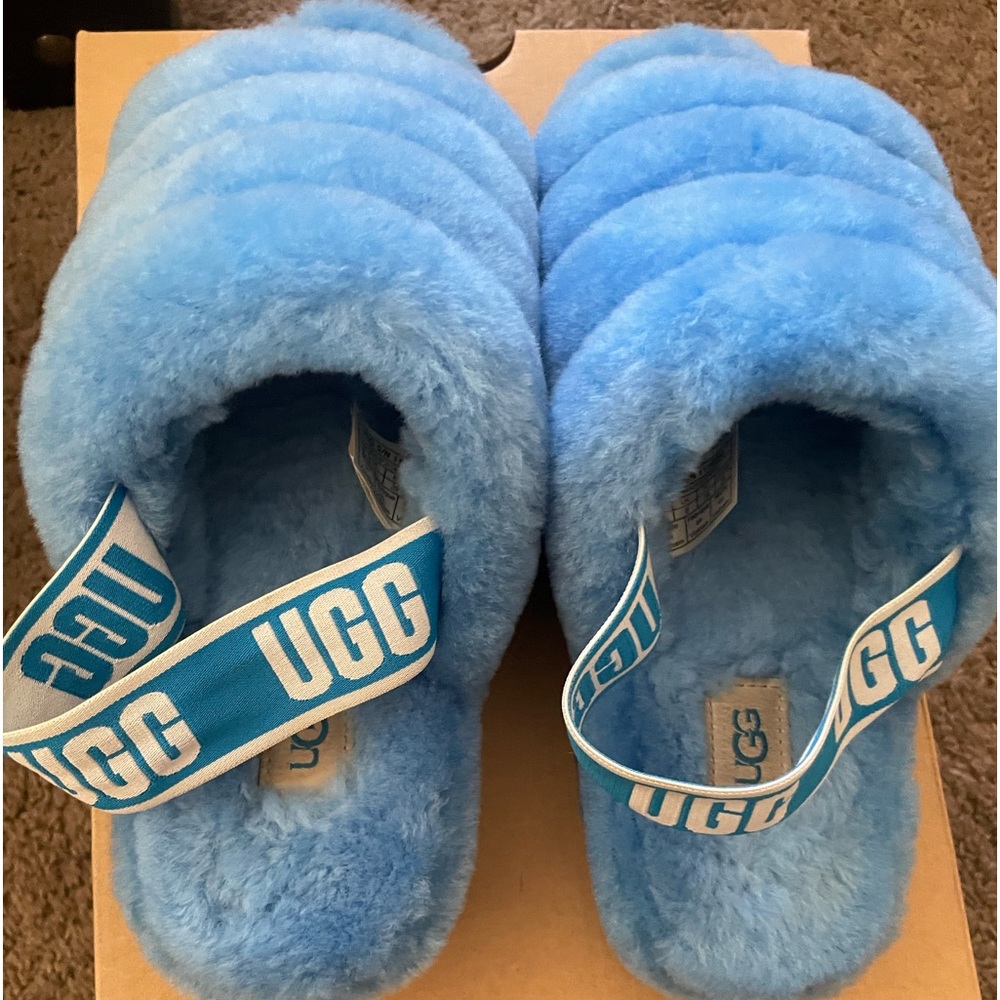 UGG - Picture 2 of 5